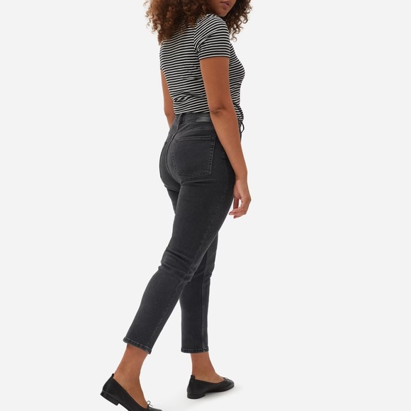 Everlane • Curvy Cheeky Washed Black Denim Jeans - Picture 4 of 11